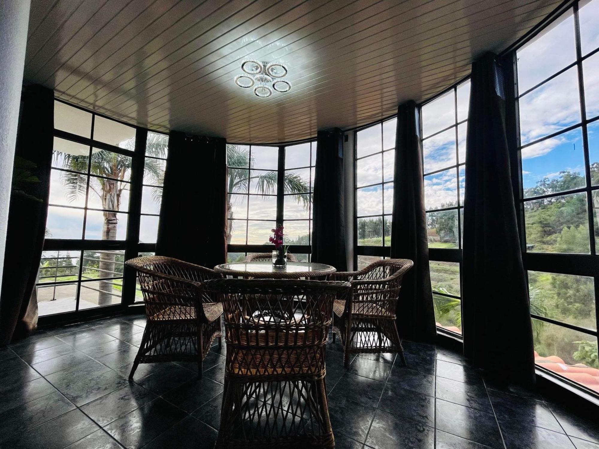 Hollywood Villa Campanário Eksteriør billede